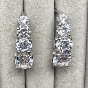 NWT 4 STONE SPARKLY CUBIC ZIRCONIA HUGGIES!